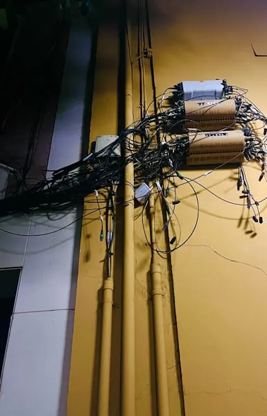 Consumer unit and electrical installation for a solar panel system